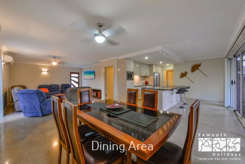13 Learmonth Street - Close To Town Centre - New South Wales Tourism  6