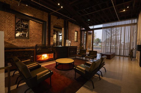 The Premier Mill Hotel - New South Wales Tourism  0