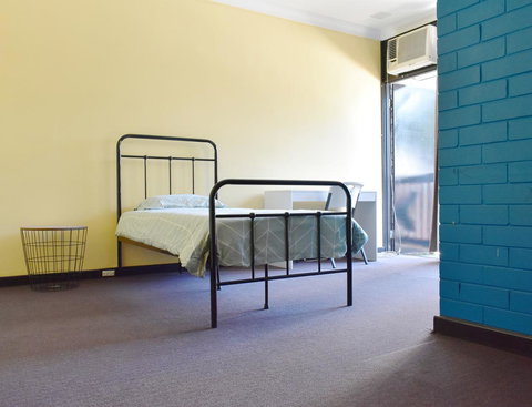 Billabong Backpackers Resort - New South Wales Tourism  1