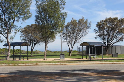 Jurien Beachfront Holiday Units - New South Wales Tourism  21
