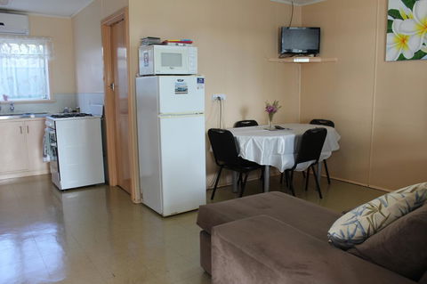 Jurien Beachfront Holiday Units - New South Wales Tourism  9