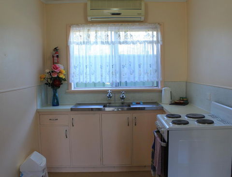 Jurien Beachfront Holiday Units - New South Wales Tourism  19