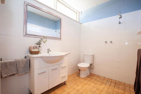 EUCLA MOTOR HOTEL - New South Wales Tourism  13