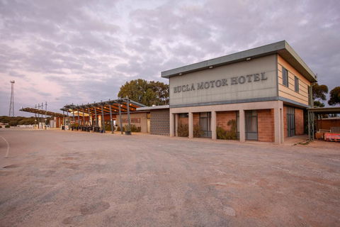 EUCLA MOTOR HOTEL - New South Wales Tourism  0