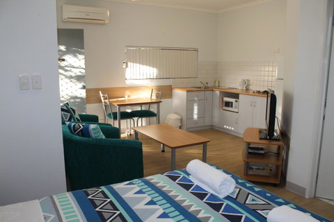 Mandurah Ocean Marina Chalets - New South Wales Tourism  1