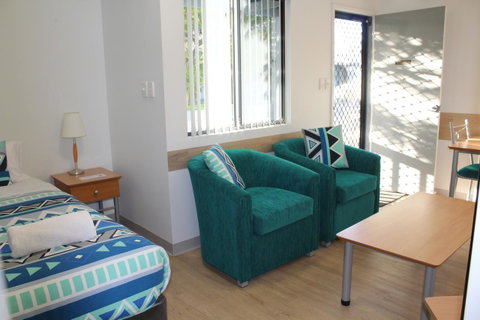 Mandurah Ocean Marina Chalets - New South Wales Tourism  33