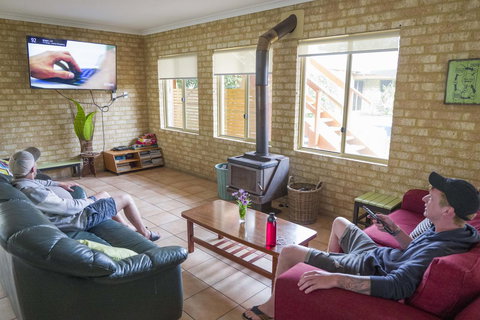 Lancelin Lodge - New South Wales Tourism  4