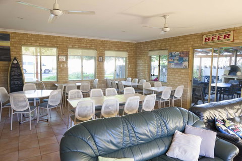 Lancelin Lodge - New South Wales Tourism  21