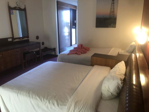 Kambalda Hotel - New South Wales Tourism  17