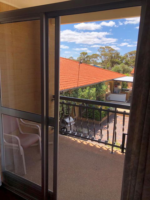 Kambalda Hotel - New South Wales Tourism  15