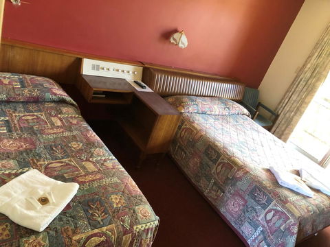 Kambalda Hotel - New South Wales Tourism  9