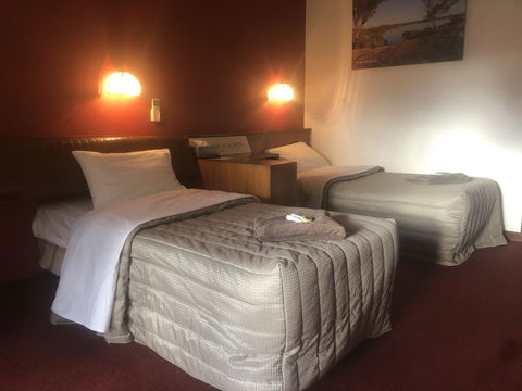 Kambalda Hotel - New South Wales Tourism  36