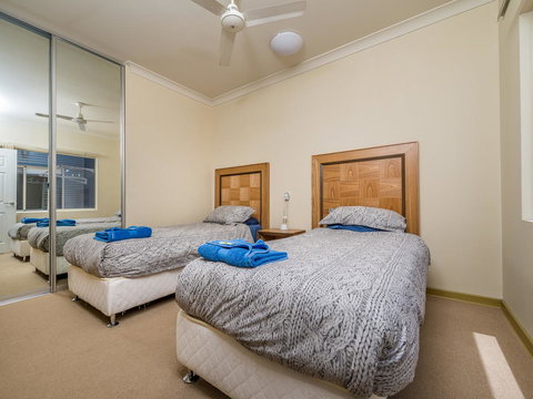 Seafront Unit 60 - New South Wales Tourism  2