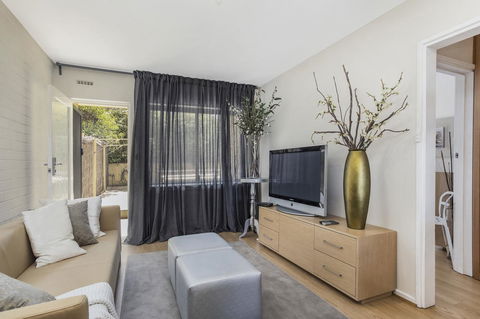 Gorgeous 26 1 Bed Designer Fitout Perfect Location - New South Wales Tourism  14