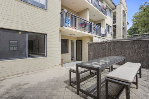 Gorgeous 26 1 Bed Designer Fitout Perfect Location - New South Wales Tourism  15