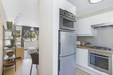 Gorgeous 26 1 Bed Designer Fitout Perfect Location - New South Wales Tourism  13