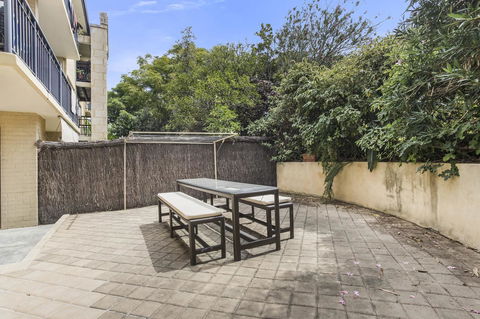 Gorgeous 26 1 Bed Designer Fitout Perfect Location - New South Wales Tourism  21