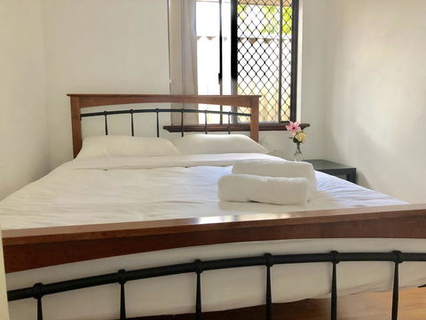 Charming Quiet Lodge-2 Minutes Walk To Shopping Complex - New South Wales Tourism  3