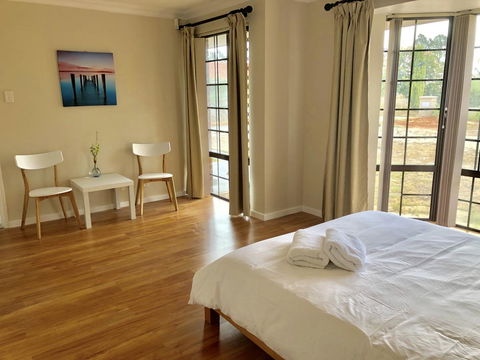 Charming Quiet Lodge-2 Minutes Walk To Shopping Complex - New South Wales Tourism  2