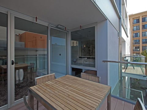 Astra Apartments Perth - Zenith - New South Wales Tourism  3