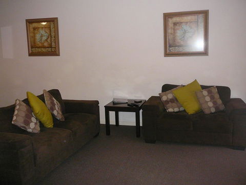 Dragonfly Apartment On Regal - New South Wales Tourism  9
