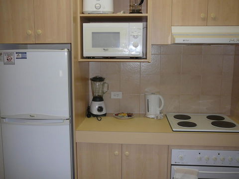 Dragonfly Apartment On Regal - New South Wales Tourism  16