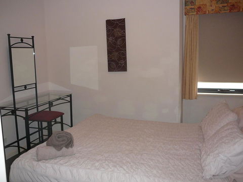 Dragonfly Apartment On Regal - New South Wales Tourism  12