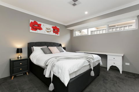 Perth Comfy Stays - New South Wales Tourism  30