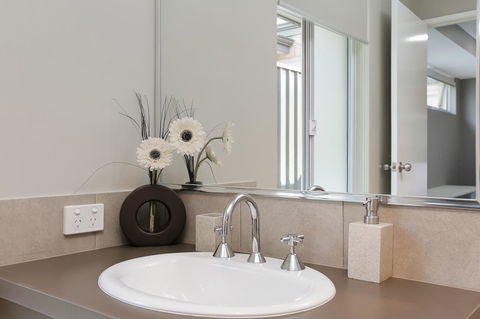 Perth Comfy Stays - New South Wales Tourism  26