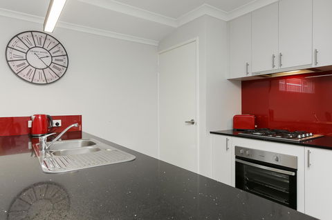 Perth Comfy Stays - New South Wales Tourism  17