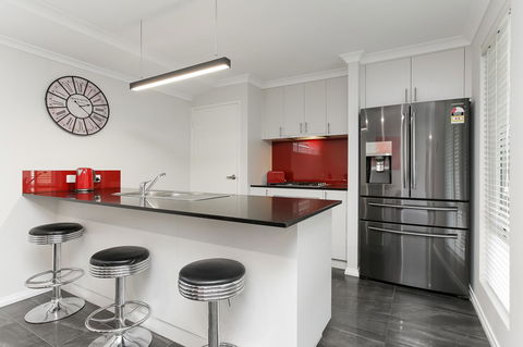 Perth Comfy Stays - New South Wales Tourism  18