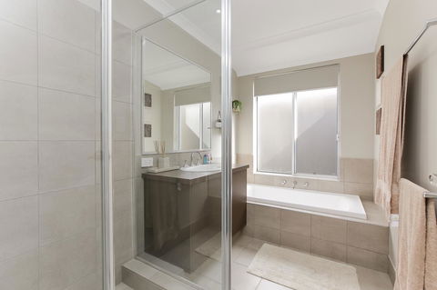 Perth Comfy Stays - New South Wales Tourism  39