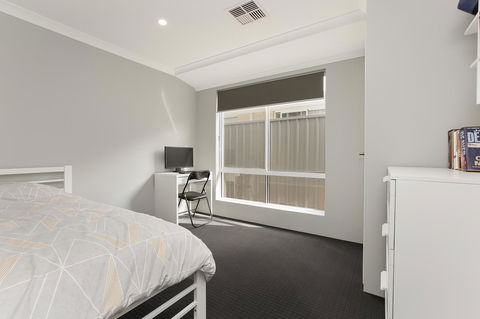 Perth Comfy Stays - New South Wales Tourism  35