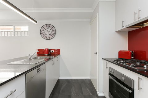 Perth Comfy Stays - New South Wales Tourism  15