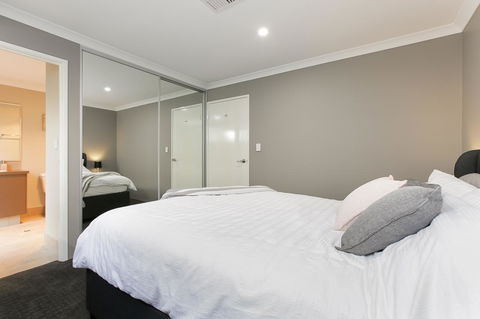 Perth Comfy Stays - New South Wales Tourism  25