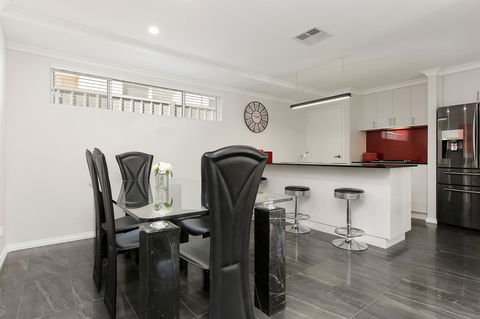 Perth Comfy Stays - New South Wales Tourism  22