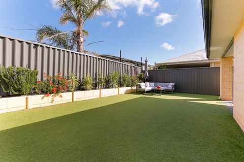 Perth Comfy Stays - New South Wales Tourism  10