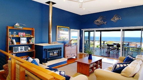 Tru Blu - Enjoy Sweeping 180 Degree Views Of Gracetown In This Modern Family Beach House - New South Wales Tourism  5