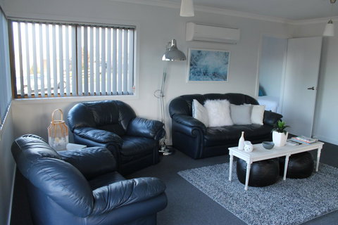 Bircoo Cottage Beach And Golf Getaway - New South Wales Tourism  6