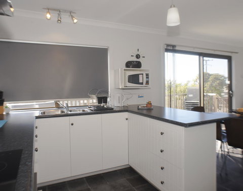 Bircoo Cottage Beach And Golf Getaway - New South Wales Tourism  4