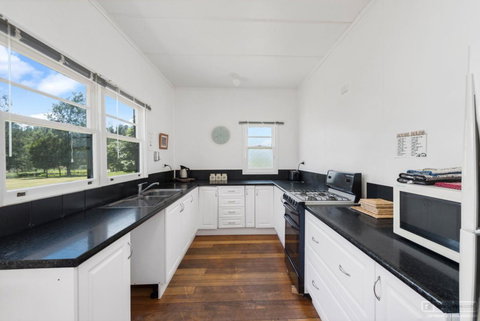 Giants Table And Cottages - New South Wales Tourism  28