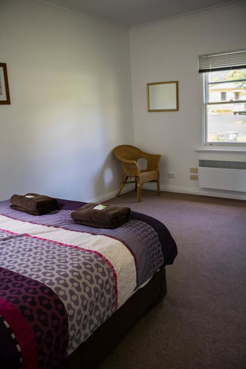 Giants Table And Cottages - New South Wales Tourism  6