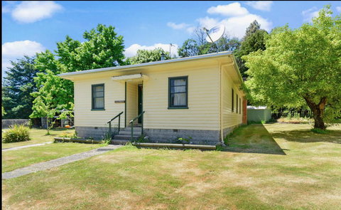 Giants Table And Cottages - New South Wales Tourism  2