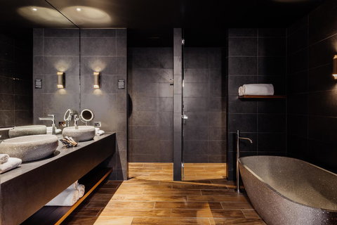 MACq 01 Hotel - New South Wales Tourism  8