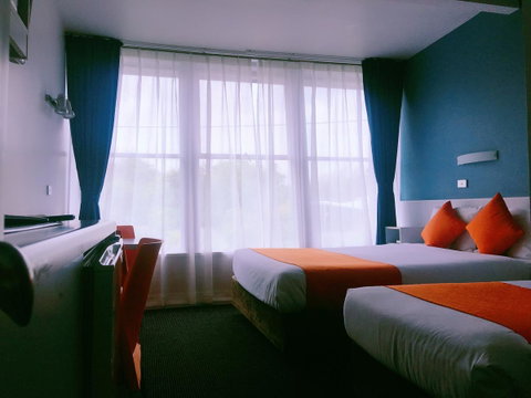 Waterfront Lodge Motel - New South Wales Tourism  21