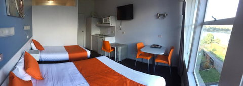 Waterfront Lodge Motel - New South Wales Tourism  36