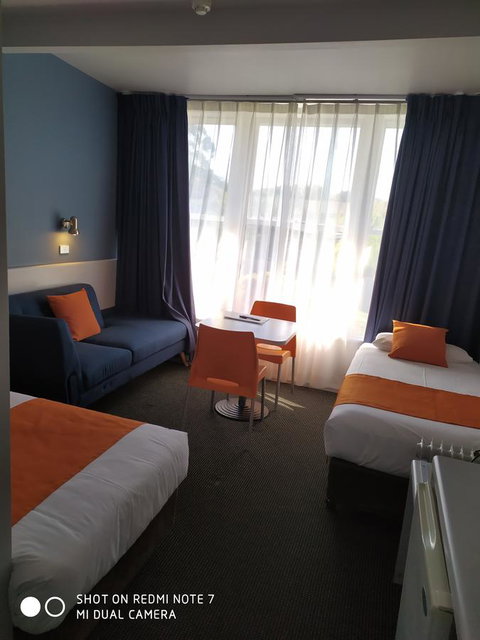 Waterfront Lodge Motel - New South Wales Tourism  2