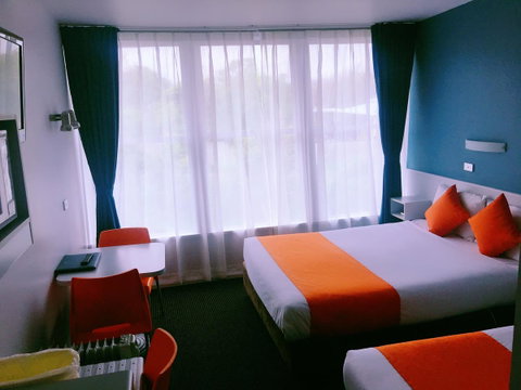 Waterfront Lodge Motel - New South Wales Tourism  23