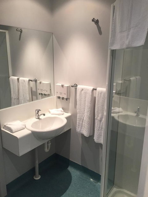 Waterfront Lodge Motel - New South Wales Tourism  44