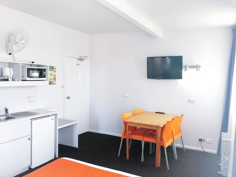 Waterfront Lodge Motel - New South Wales Tourism  7